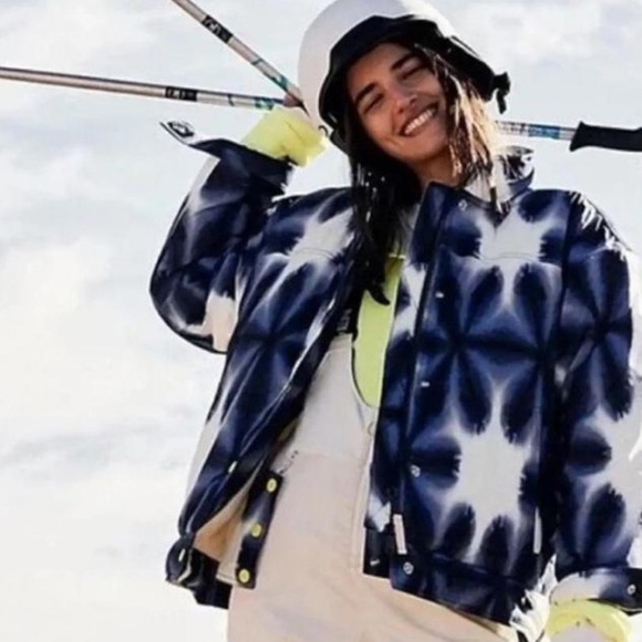 NWOT Free People Movement Bunny Slope Printed Puffer / Blue‎ Print - Picture 3 of 7